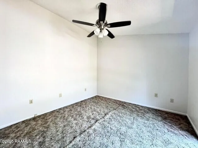 $325,000 | 300 Fox Run Avenue, Lafayette, LA 70508