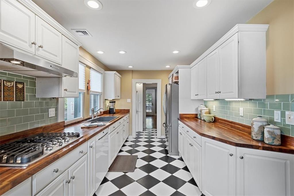 533 Hamilton Road Pittsburgh, PA 15205 - Photo 9 of 24 Gallery Image 9