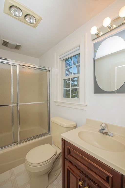 26 Hereford Road Marblehead, MA 01945 - Photo 20 of 23 a bathroom with a sink toilet and shower