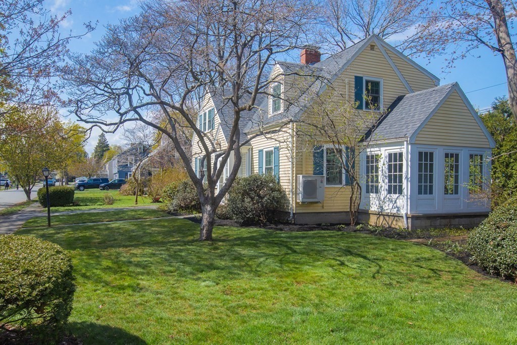 26 Hereford Road Marblehead, MA 01945 - Photo 7 of 23 a view of a house with a yard