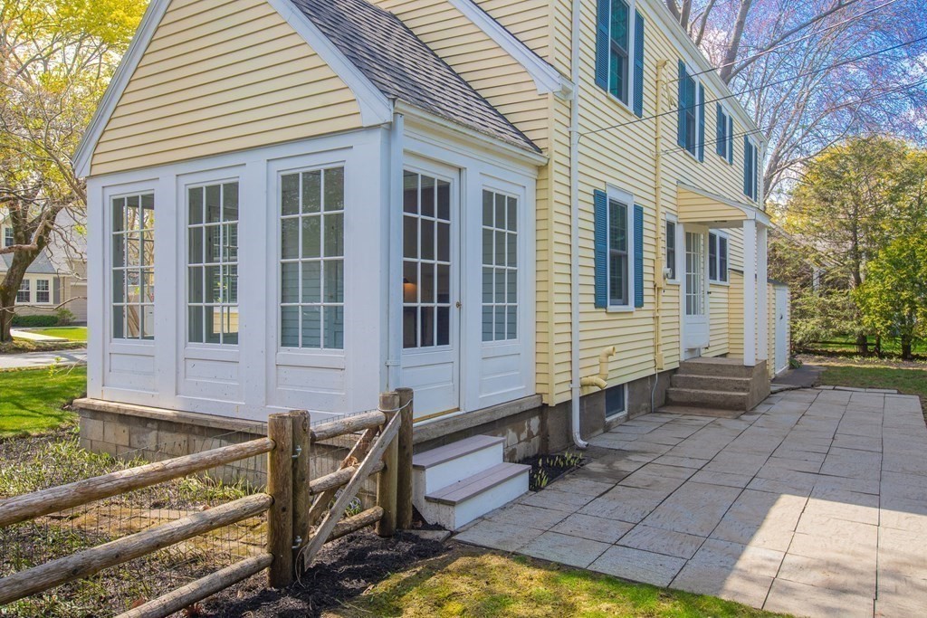 26 Hereford Road Marblehead, MA 01945 - Photo 8 of 23