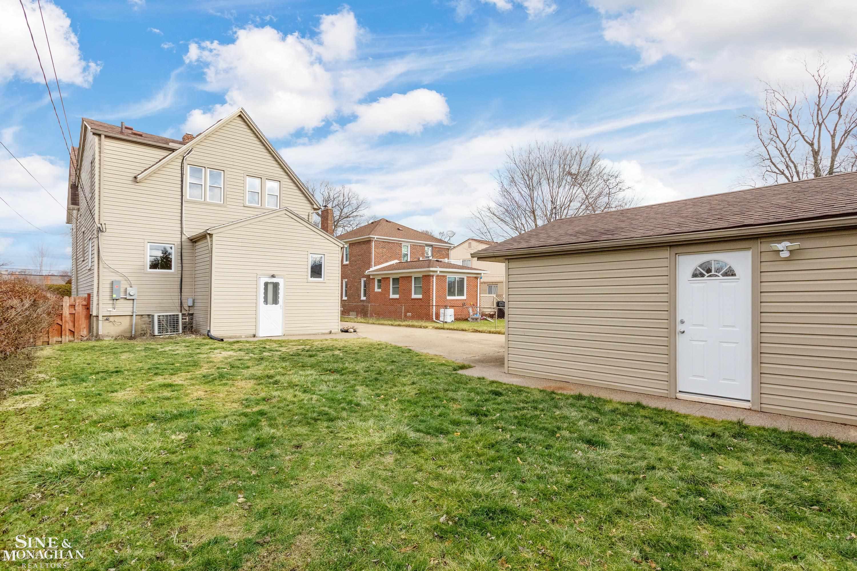 41 Vernier Road Grosse Pointe, MI 48236 - Photo 33 of 41 50101414-32.JPG