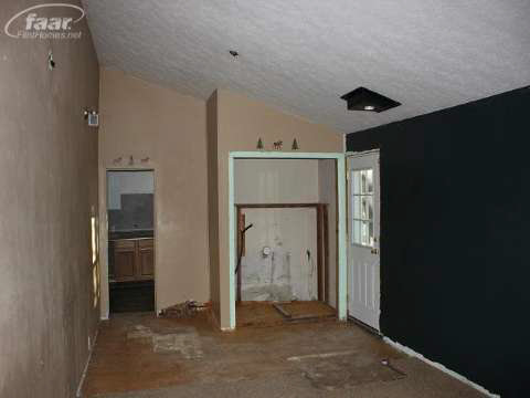 12247 Ray Road Gaines, MI 48436 - Photo 8 of 22 20386257-7.JPG
