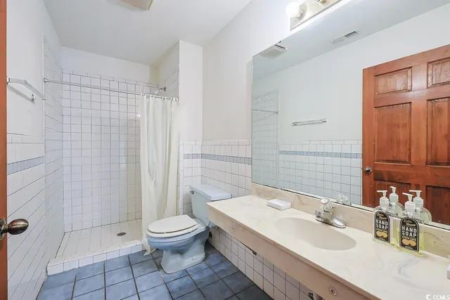 $392,990 | 5704 North Kings Highway, Myrtle Beach, SC 29577