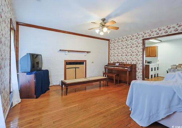 $392,990 | 5704 North Kings Highway, Myrtle Beach, SC 29577