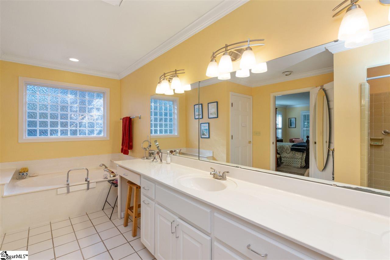 1706 Parkins Mill Road Greenville, SC 29607 - Photo 12 of 25 Gallery Image 12