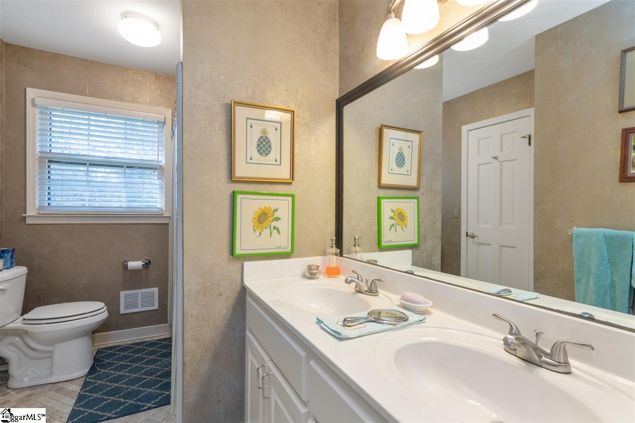 1706 Parkins Mill Road Greenville, SC 29607 - Photo 14 of 25 Gallery Image 14