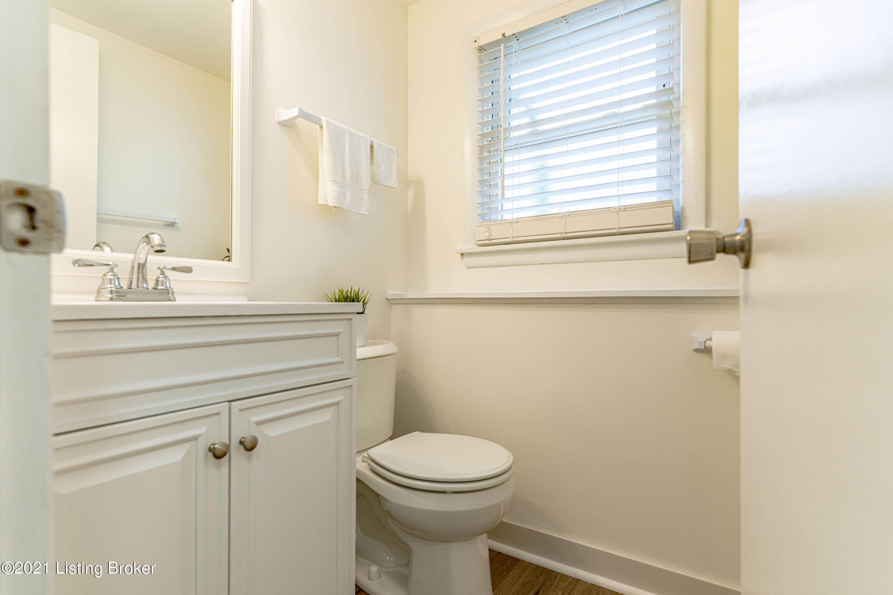 6609 Fernview Road Louisville, KY 40291 - Photo 40 of 68 DSC04289