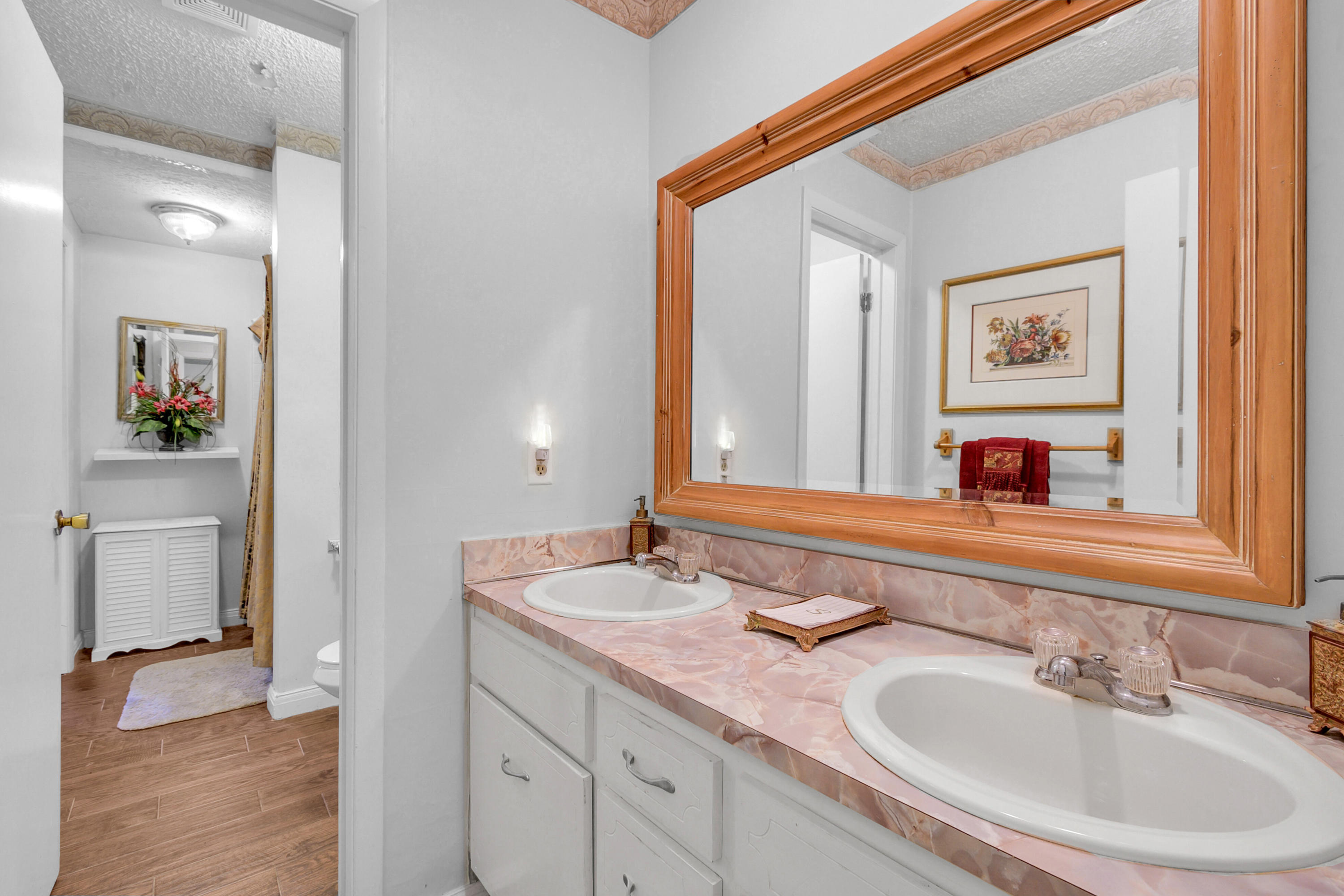 2585 F Road Loxahatchee Groves, FL 33470 - Photo 13 of 31 guest bath