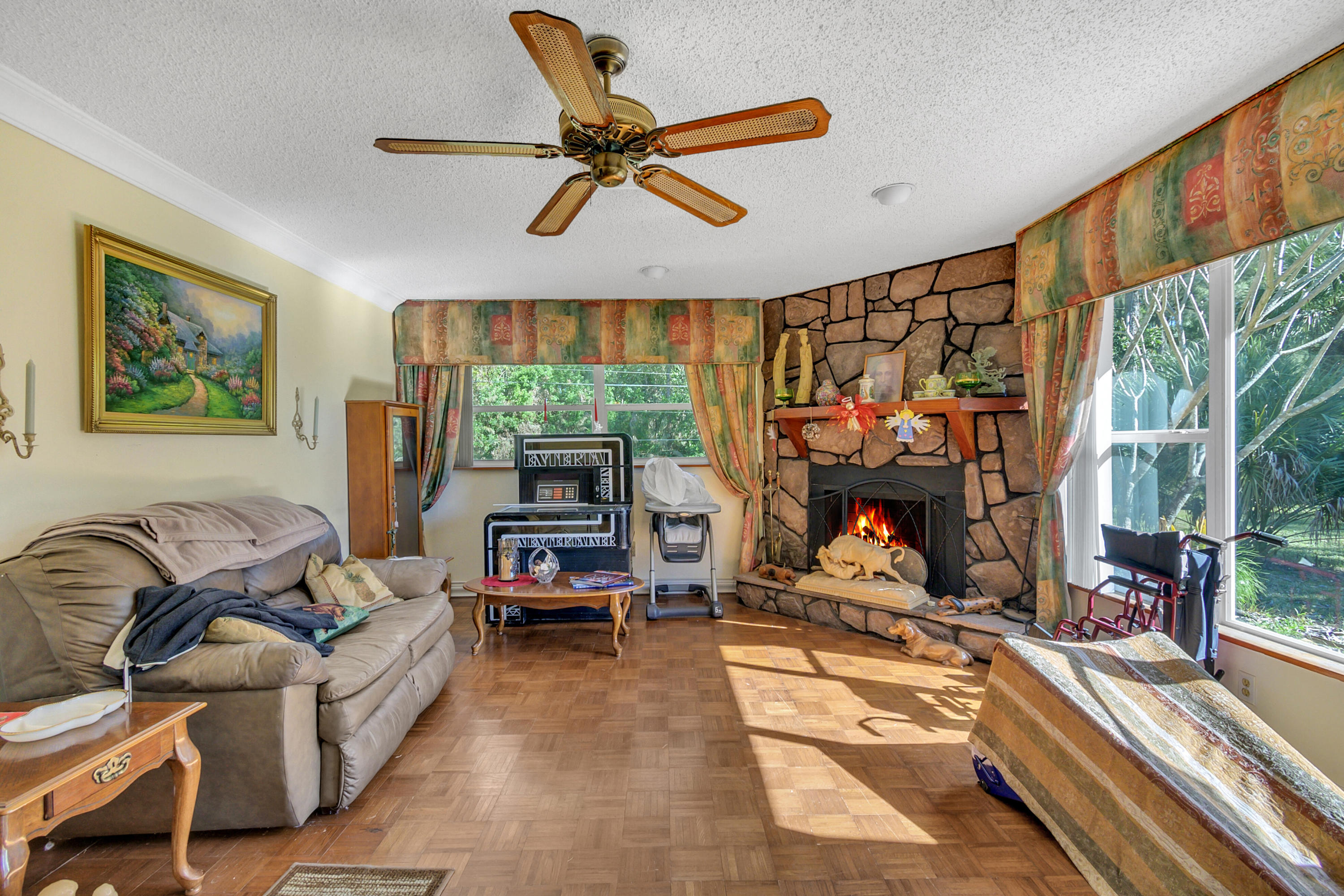 2585 F Road Loxahatchee Groves, FL 33470 - Photo 5 of 31 Family room