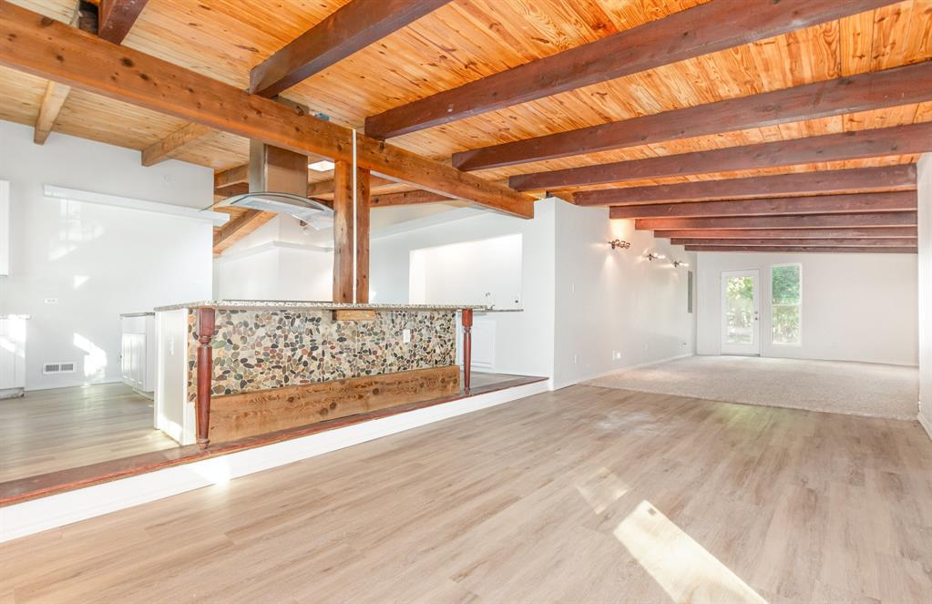 1912 South Harvard Street Irving, TX 75061 - Photo 8 of 19 a view of a garage