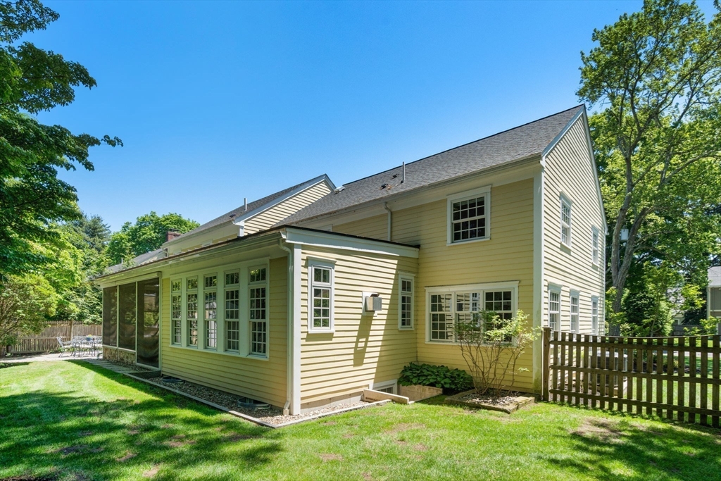 10 Auburn Road Wellesley, MA 02481 - Photo 32 of 34