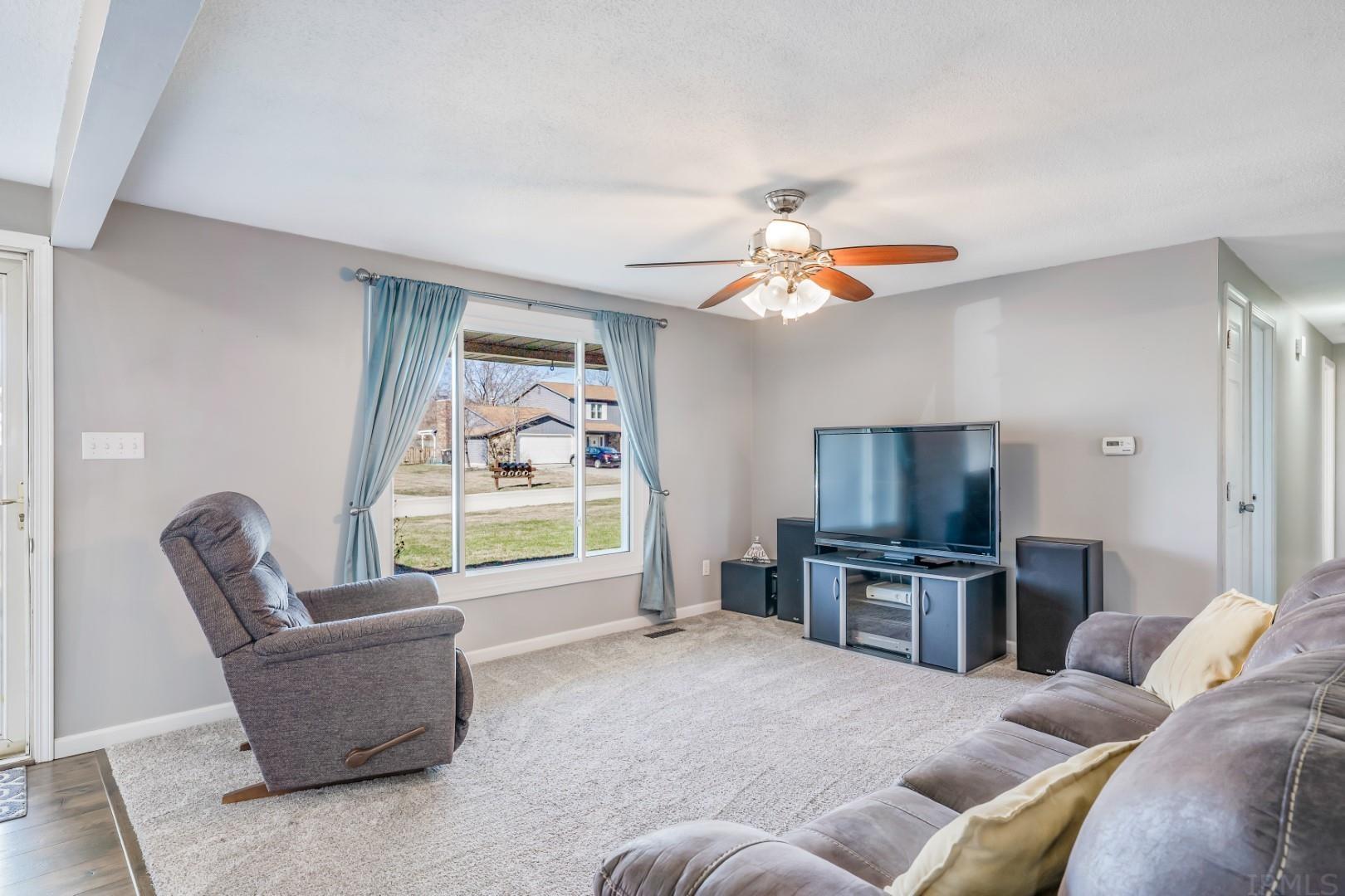 9616 Reindeer Road Fort Wayne, IN 46804 - Photo 4 of 31