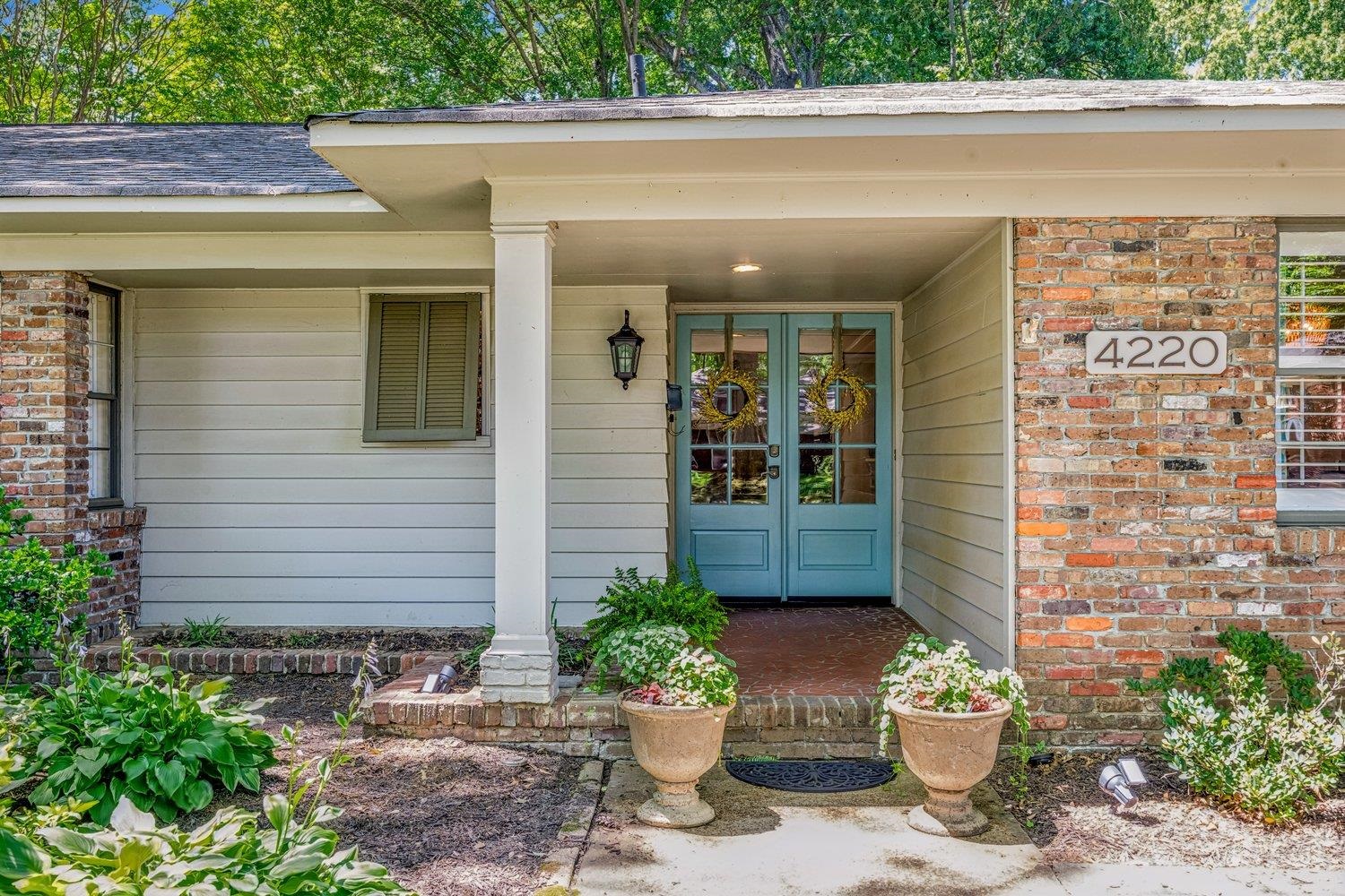 4220 Minden Road Memphis, TN 38117 - Photo 3 of 30 a view of a entryway door front of house