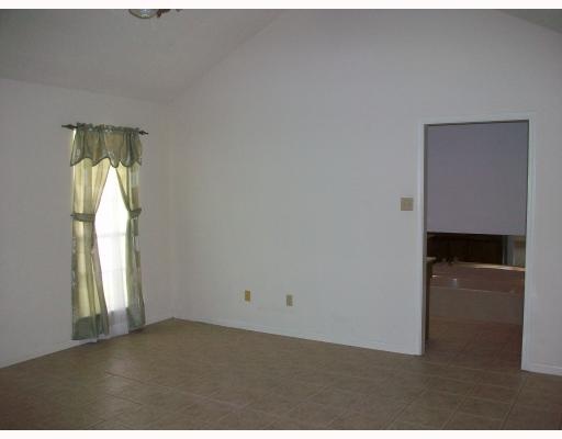 4702 Megal Drive Corpus Christi, TX 78413 - Photo 6 of 6 an empty room with windows