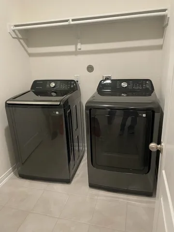 a close view of washer and dryer