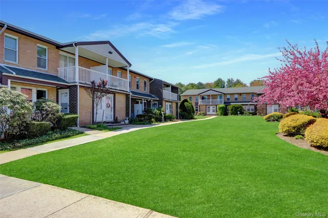 $1,950 | 214 Artist Lake Drive, Middle Island, NY 11953