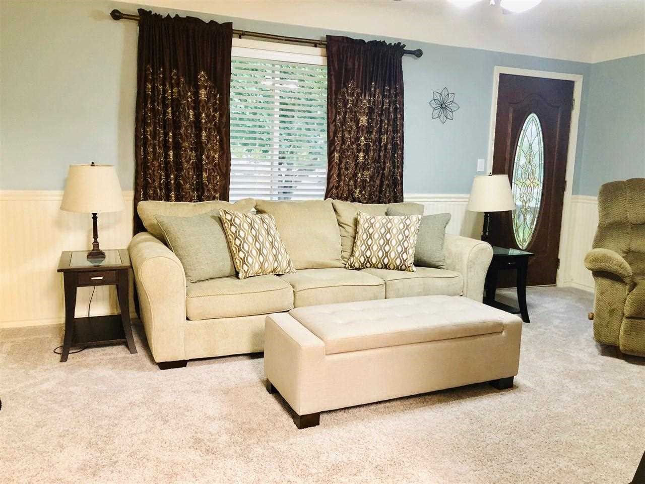 4218 North Belsay Road Flint, MI 48506 - Photo 5 of 34 21513826-4.JPG