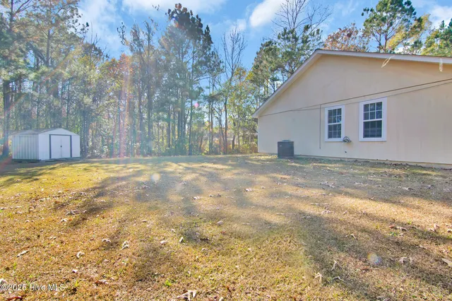 $1,400 | 117 Foxlair Drive, Hubert, NC 28539