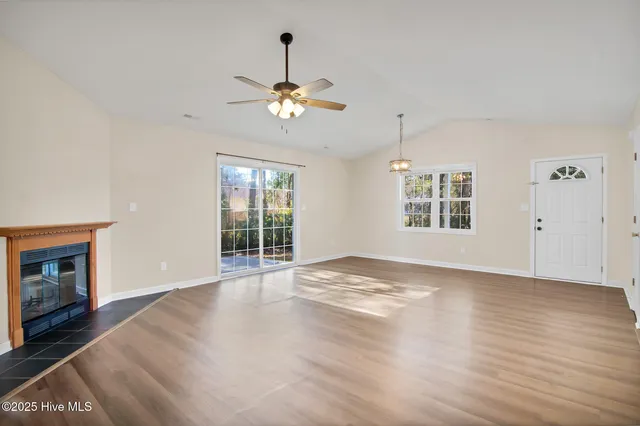 $1,400 | 117 Foxlair Drive, Hubert, NC 28539