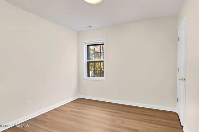 $1,400 | 117 Foxlair Drive, Hubert, NC 28539