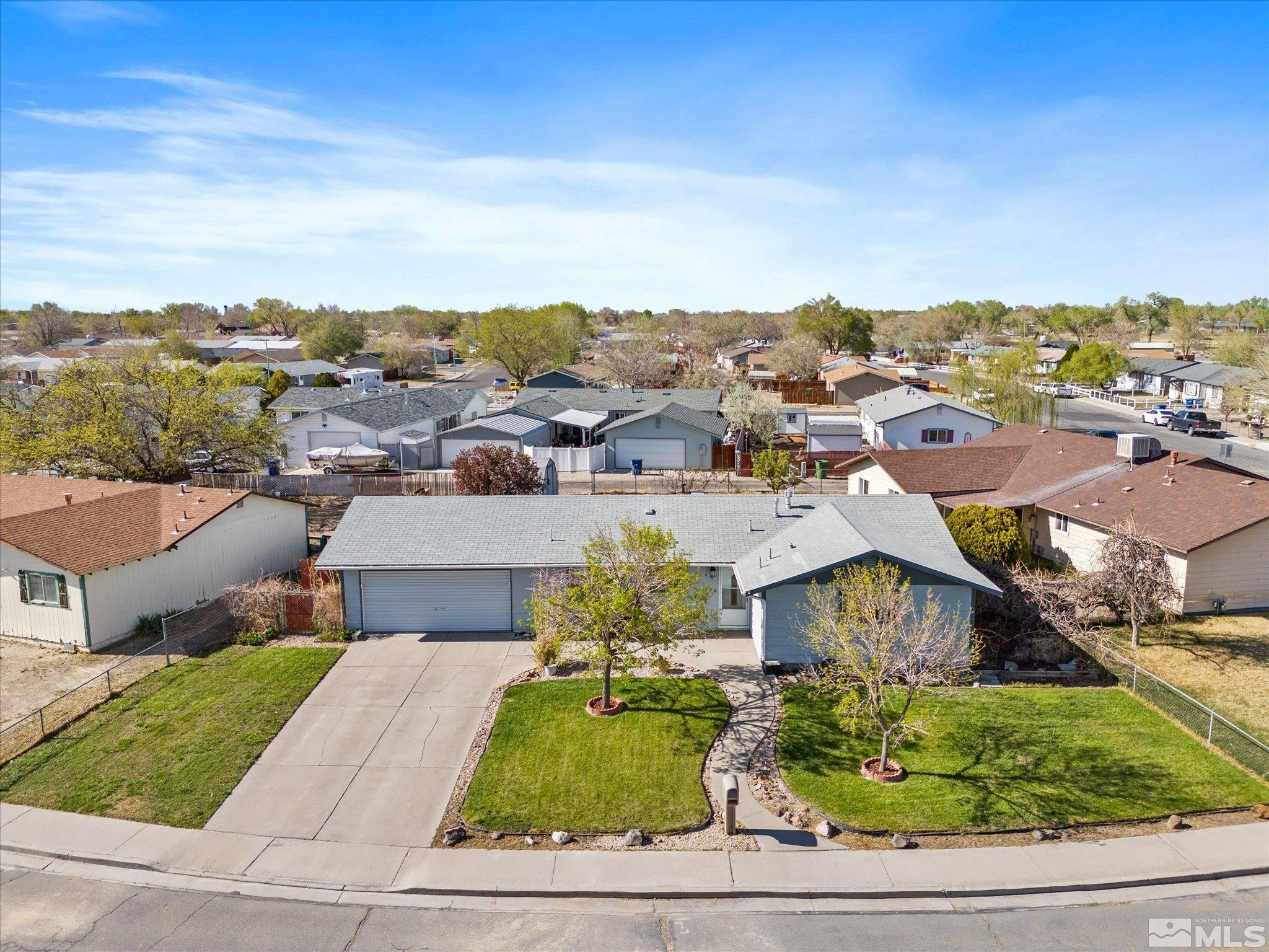 910 Concord Avenue Fallon, NV 89406 - Photo 34 of 40 a view of a houses with a yard