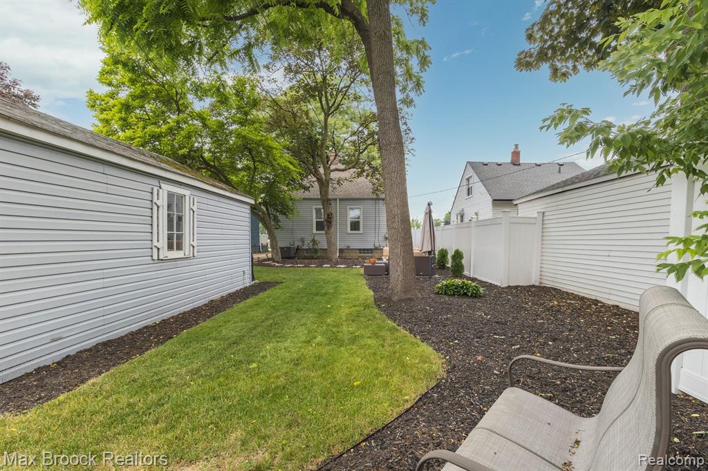 1410 East 10 Mile Road Ferndale, MI 48220 - Photo 44 of 48
