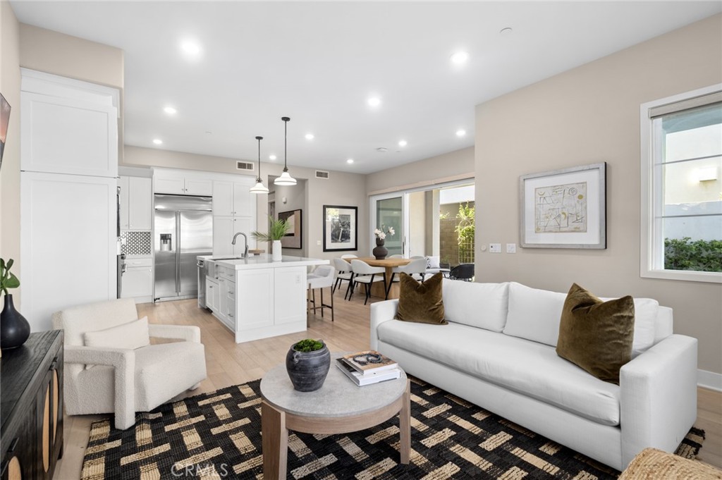 157 Crossover Irvine, CA 92618 - Photo 3 of 72
