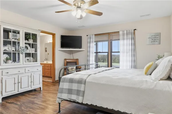 $1,050,000 | 40298 East 208th Street, Polo, MO 64671