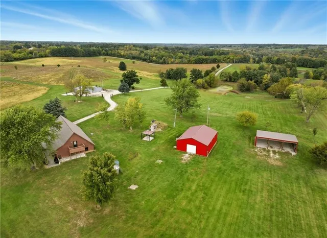$1,050,000 | 40298 East 208th Street, Polo, MO 64671