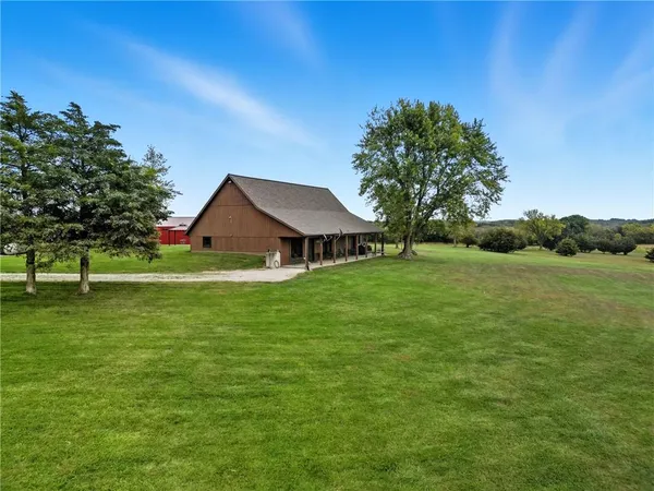 $1,050,000 | 40298 East 208th Street, Polo, MO 64671