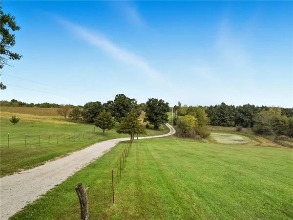 $1,050,000 | 40298 East 208th Street, Polo, MO 64671