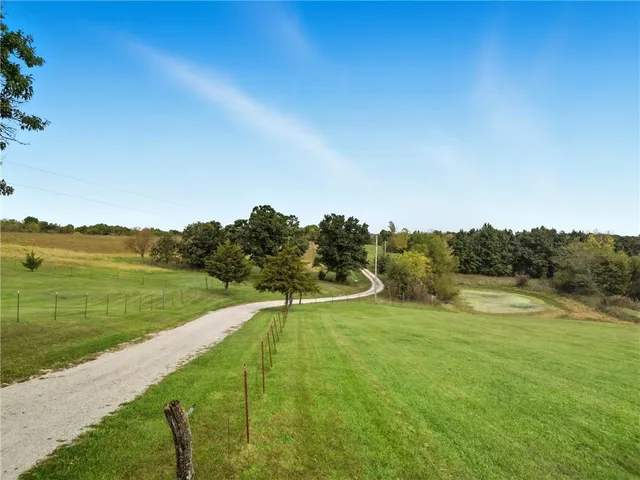 $1,050,000 | 40298 East 208th Street, Polo, MO 64671