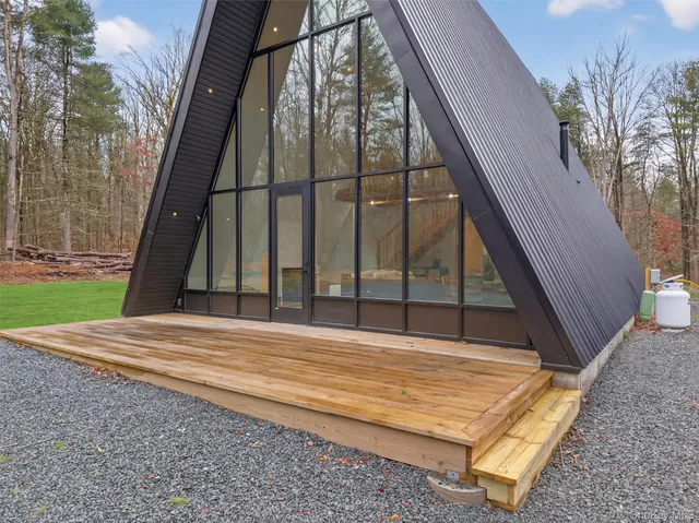 a view of backyard with staircase