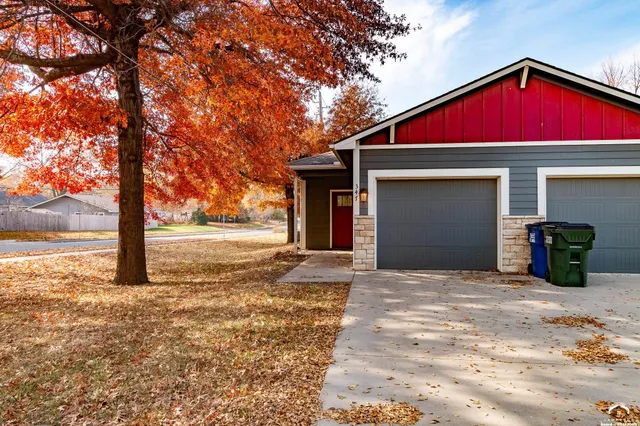$229,900 | 347 Florida Street, Lawrence, KS 66044