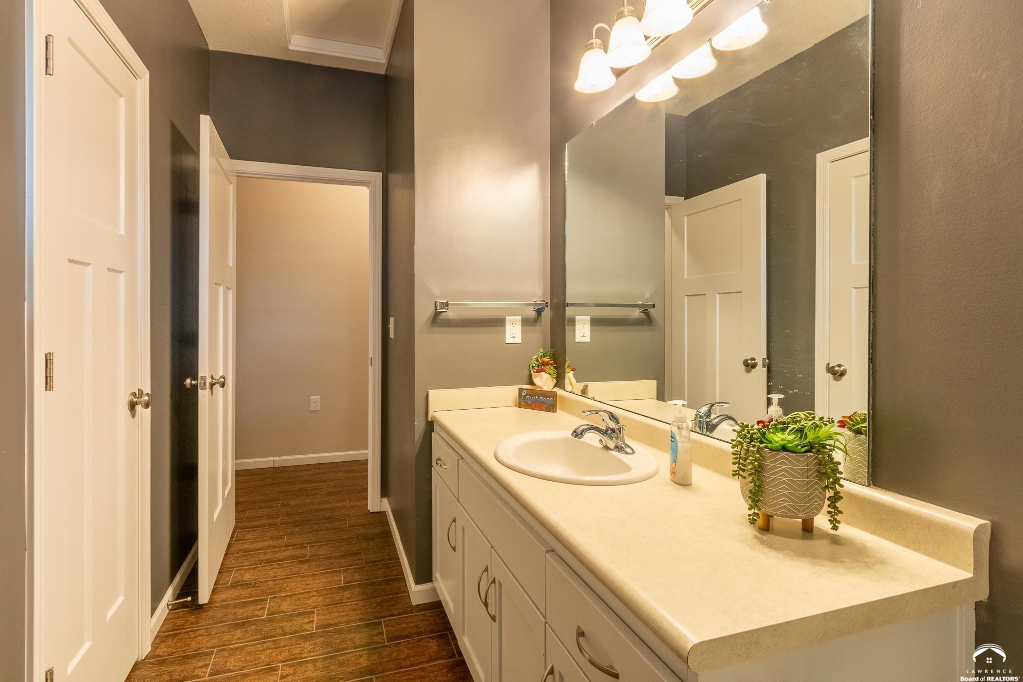 347 Florida Street Lawrence, KS 66044 - Photo 12 of 30