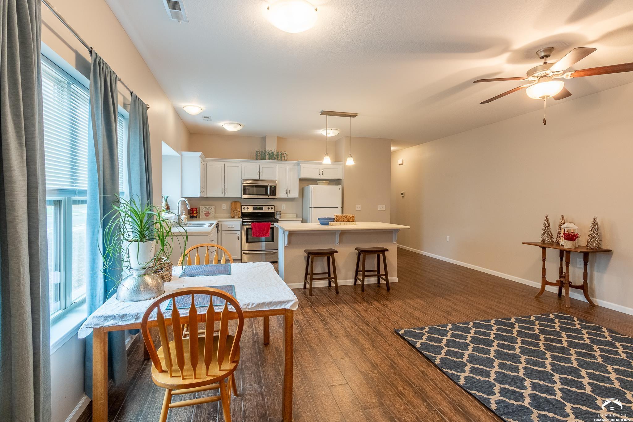 347 Florida Street Lawrence, KS 66044 - Photo 2 of 30