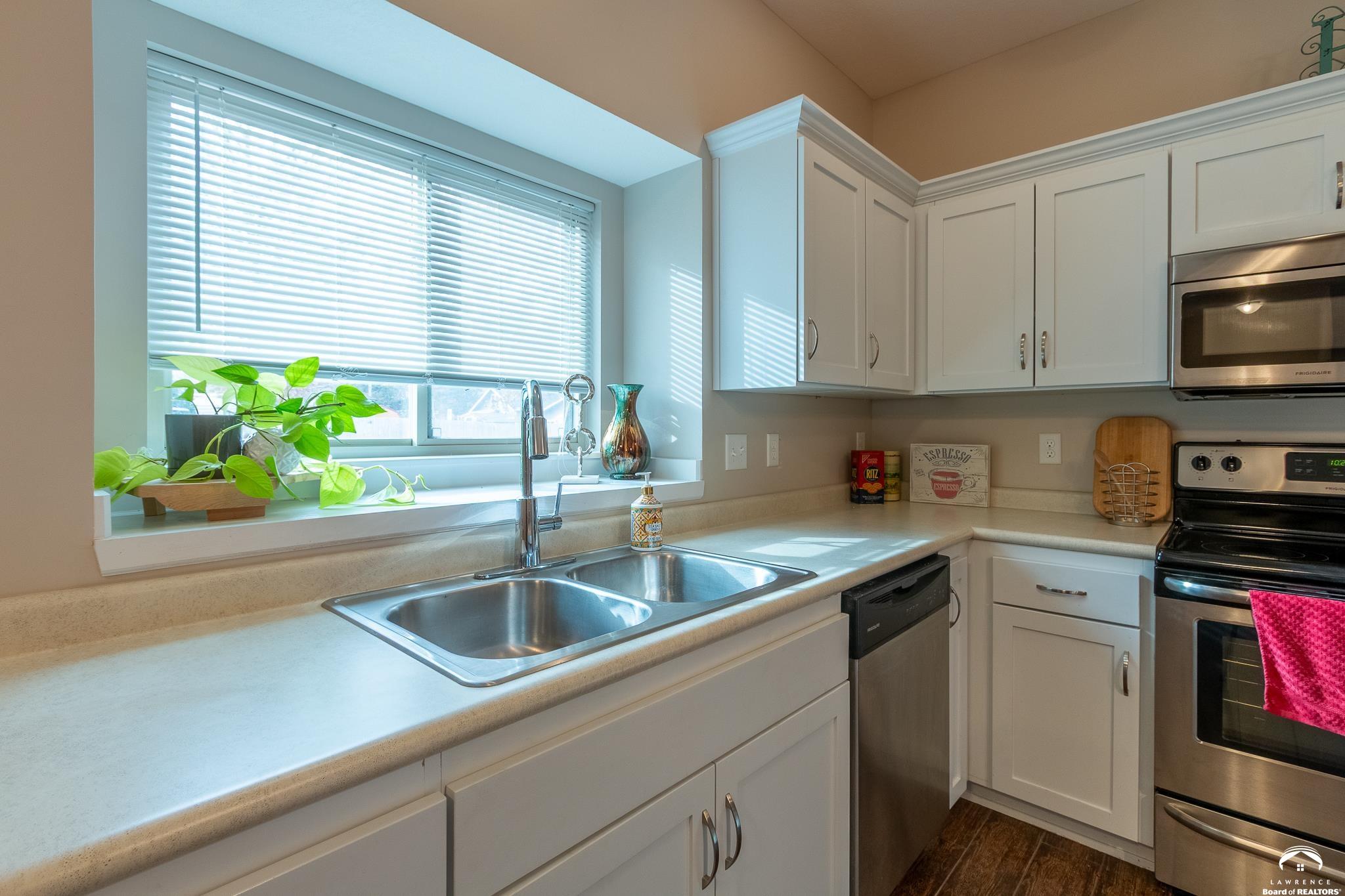 347 Florida Street Lawrence, KS 66044 - Photo 5 of 30