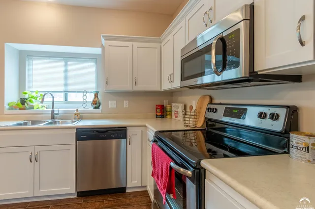 $229,900 | 347 Florida Street, Lawrence, KS 66044