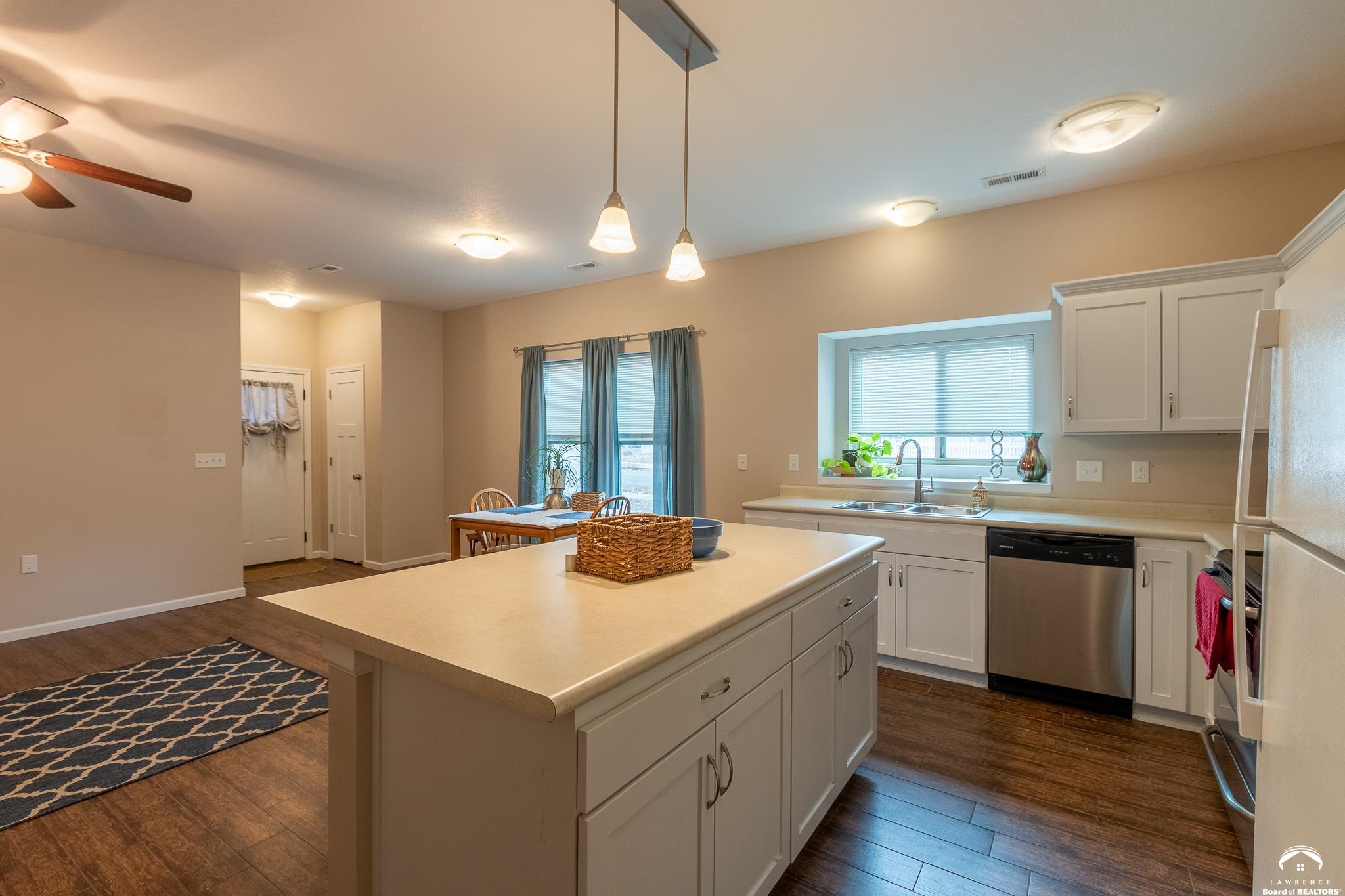 347 Florida Street Lawrence, KS 66044 - Photo 9 of 30