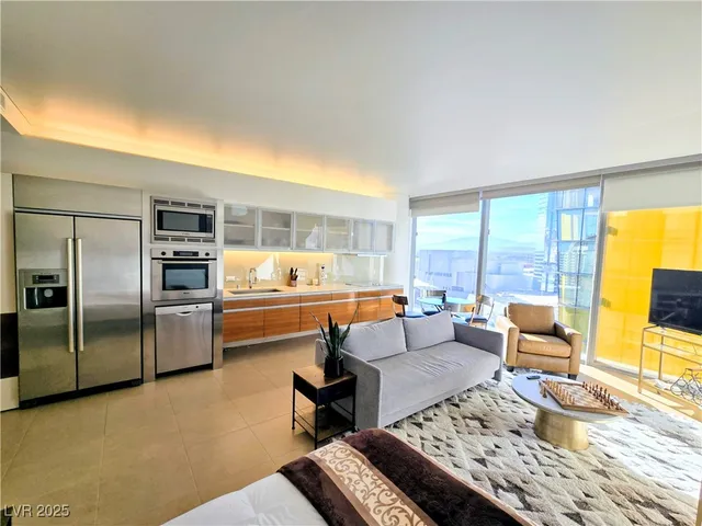 $1,900 | 3722 South Las Vegas Boulevard, Unit 1111, Las Vegas, NV 89158