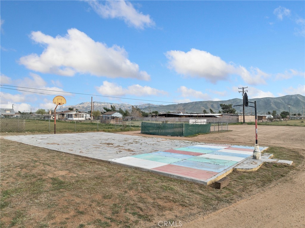 21637 Del Oro Road Apple Valley, CA 92308 - Photo 7 of 43
