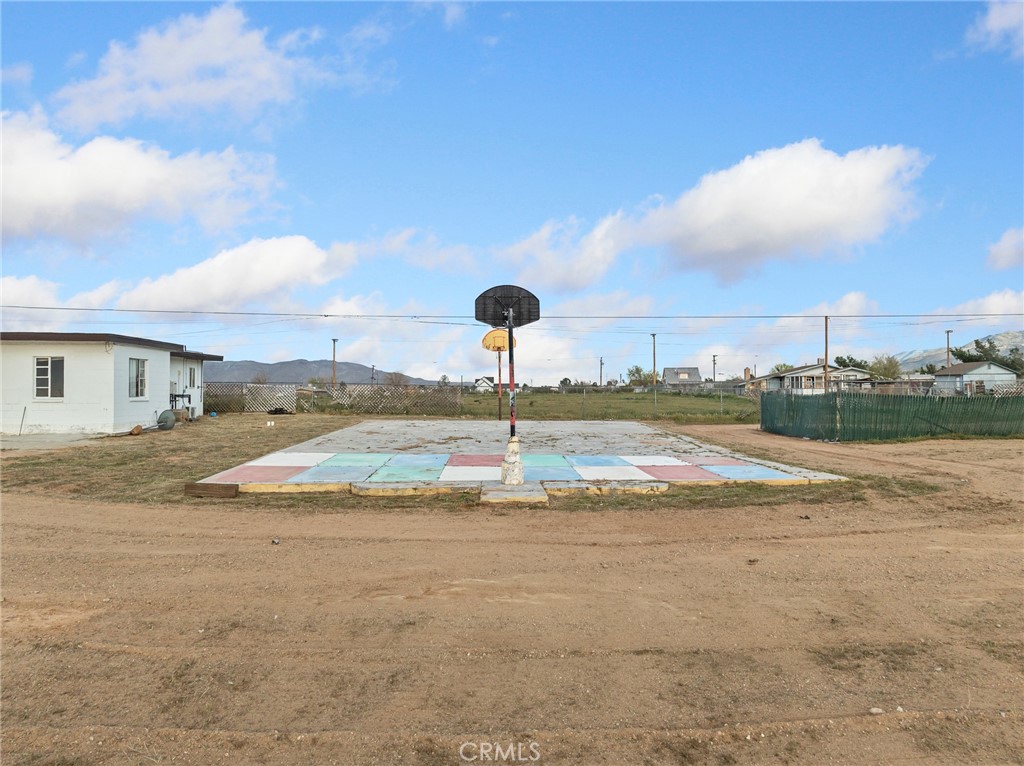 21637 Del Oro Road Apple Valley, CA 92308 - Photo 8 of 43