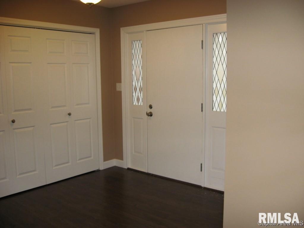 30 Longview Drive Springfield, IL 62712 - Photo 2 of 25