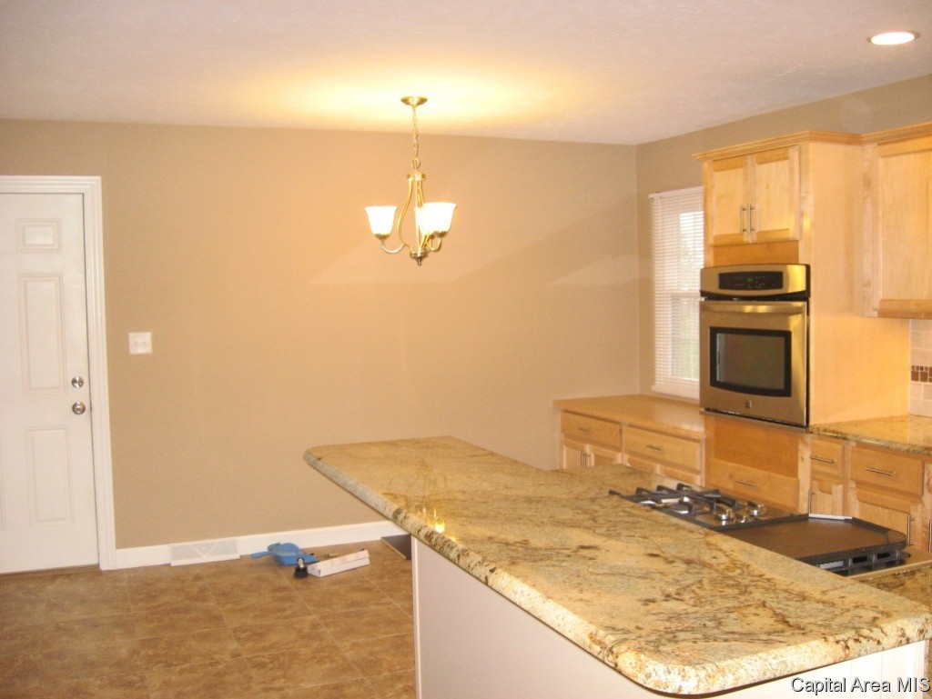 30 Longview Drive Springfield, IL 62712 - Photo 9 of 25