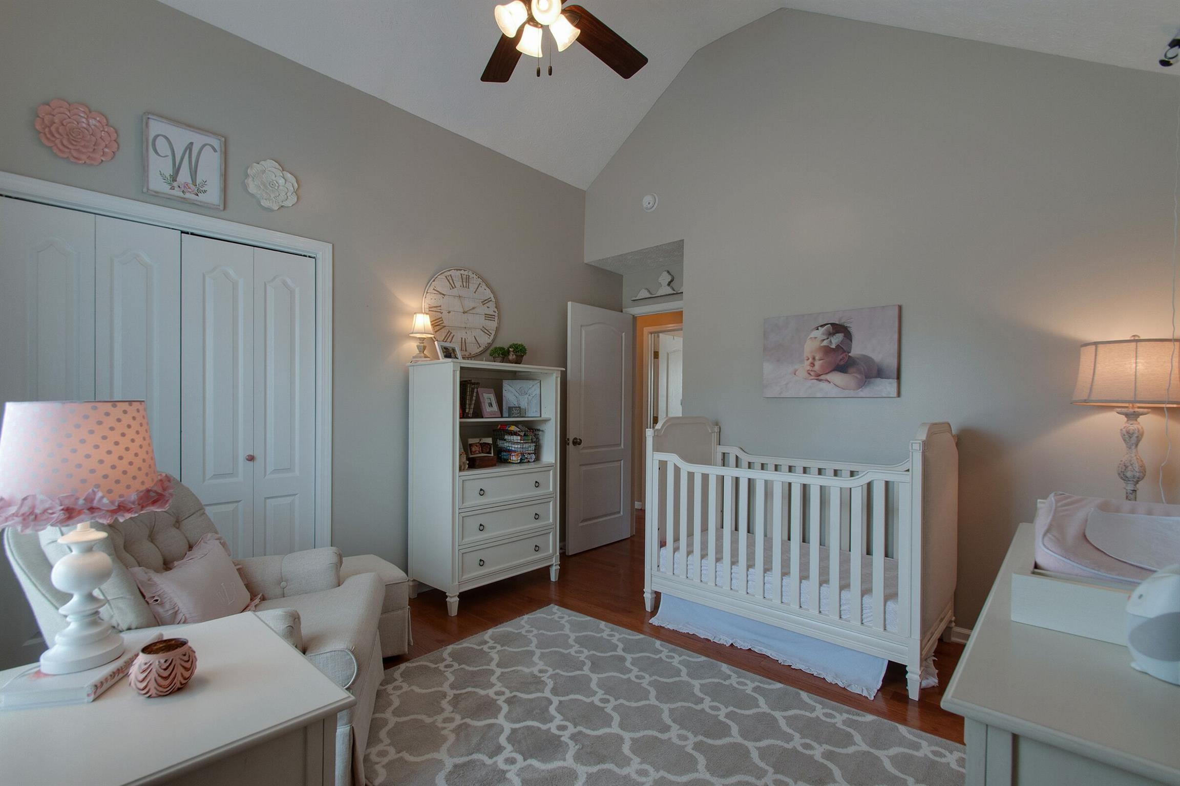 209 Contrary Road Burns, TN 37029 - Photo 10 of 17 Bedroom has vaulted ceiling