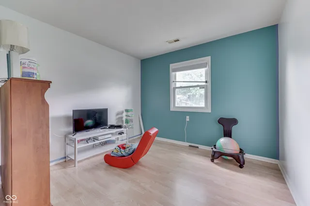 $260,000 | 1924 West 65th Place, Indianapolis, IN 46260