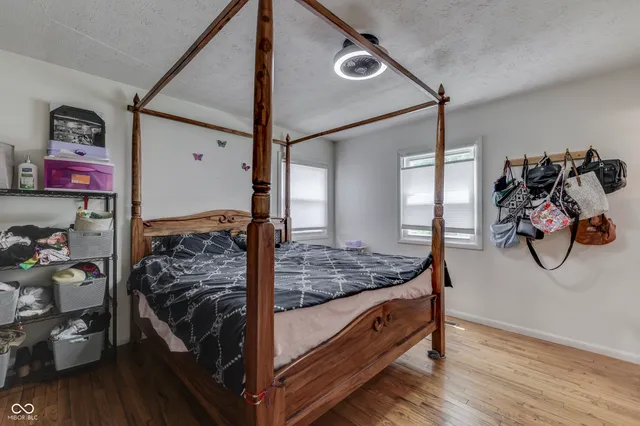 $260,000 | 1924 West 65th Place, Indianapolis, IN 46260