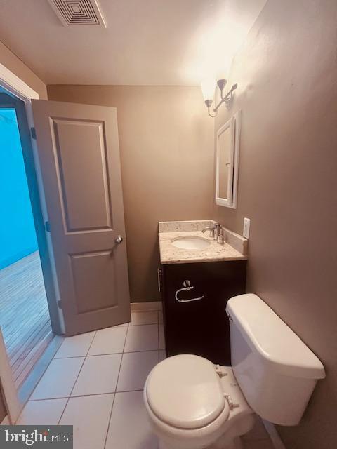 511 South Bond Street, Unit 304 Baltimore, MD 21231 - Photo 13 of 16 a bathroom with a toilet a sink and bathtub