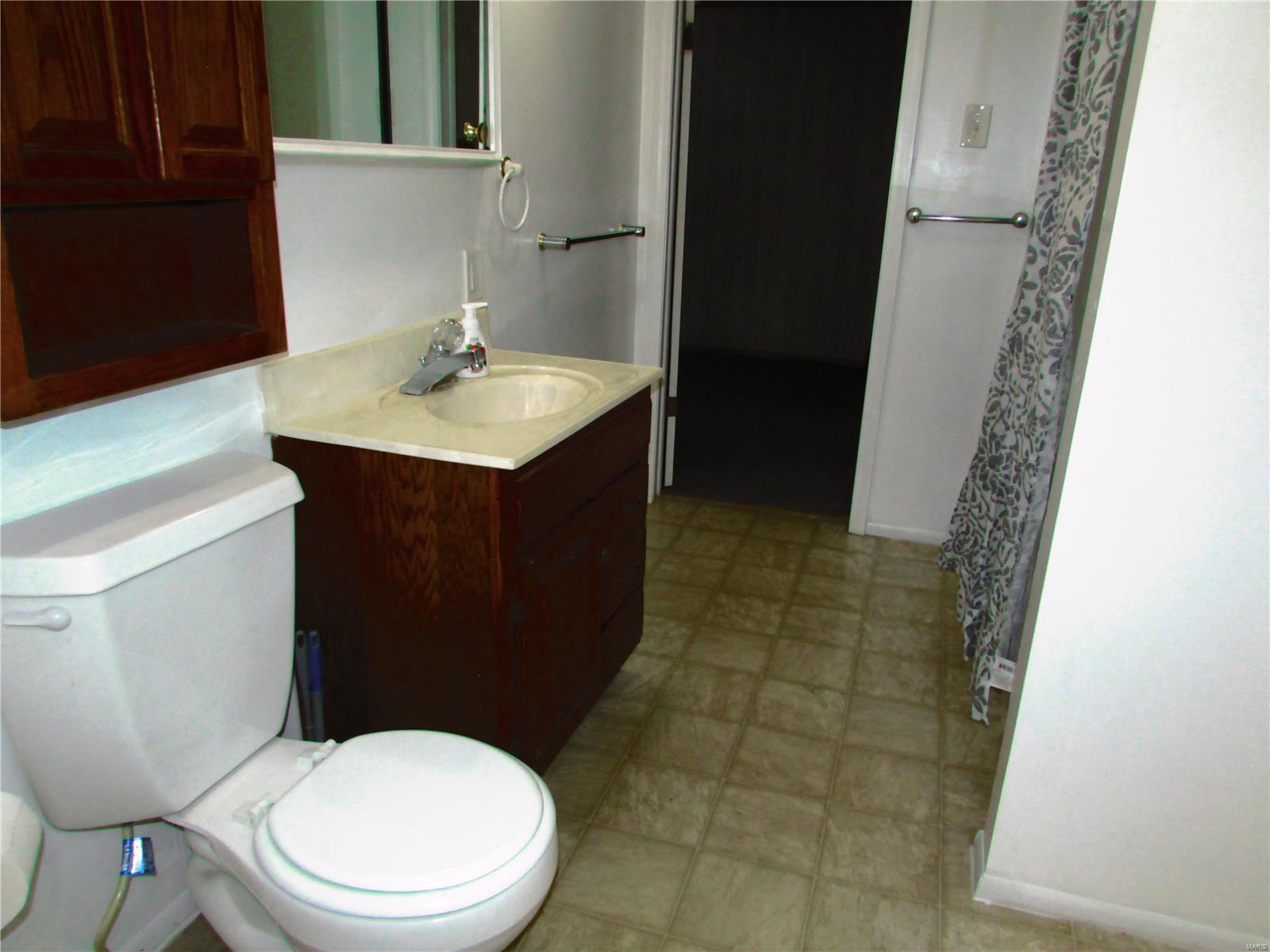 2608 Kirsch Street Alton, IL 62002 - Photo 6 of 12 Gallery Image 6